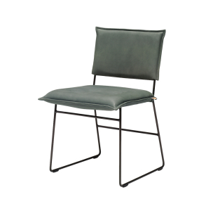 Nr. 32 / Stuhl mit Armteil / in Leder / ab 700 €